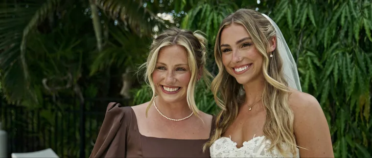 The bride and her bridesmaid — HyperLens Studio wedding photography, Florida